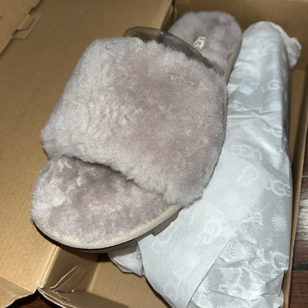 BRAND NEW UGG SLIPPERS